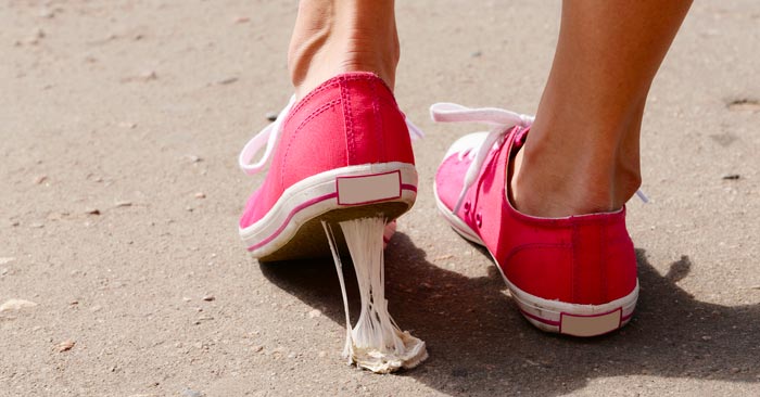 Come togliere il chewingum dalla scarpa